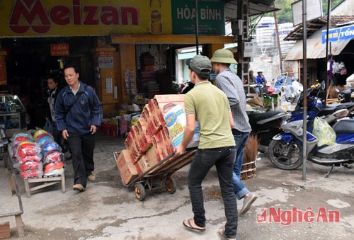 Vận chuyển hàng Binhfphucj vụ tết tại Trung tâm mua bán chợ Hòa Bình