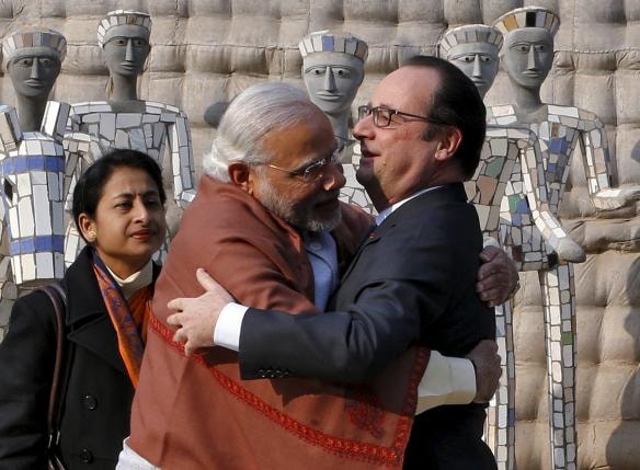 Tổng thống Pháp Francois Hollande  và Thủ tướng Ấn Độ Narendra Mod trong cuộc gặp hôm 24/1. Ảnh: Reuters. 