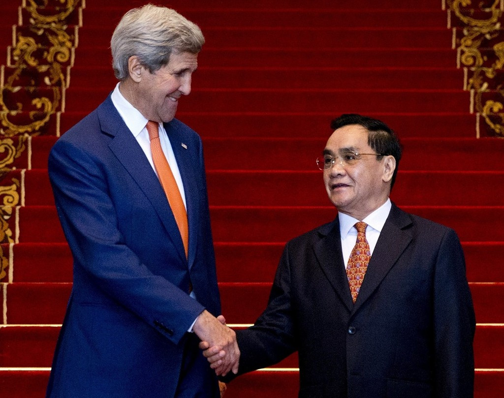 Thủ tướng Lào tiếp Ngoại trưởng Mỹ. Ảnh: Reuters