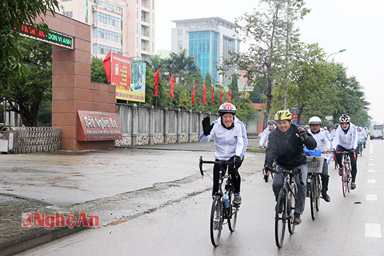 Hành trình đạp xe của Đại sứ Mỹ bắt đầu từ ngày 24/1 và Nghệ An là điểm đến của đoàn trong chặng đường 840 km từ Hà Nội vào Huế. Chuyến đi với tên gọi “Hành trình mới” đánh dấu giai đoạn phát triển mới trong quan hệ Việt-Mỹ.