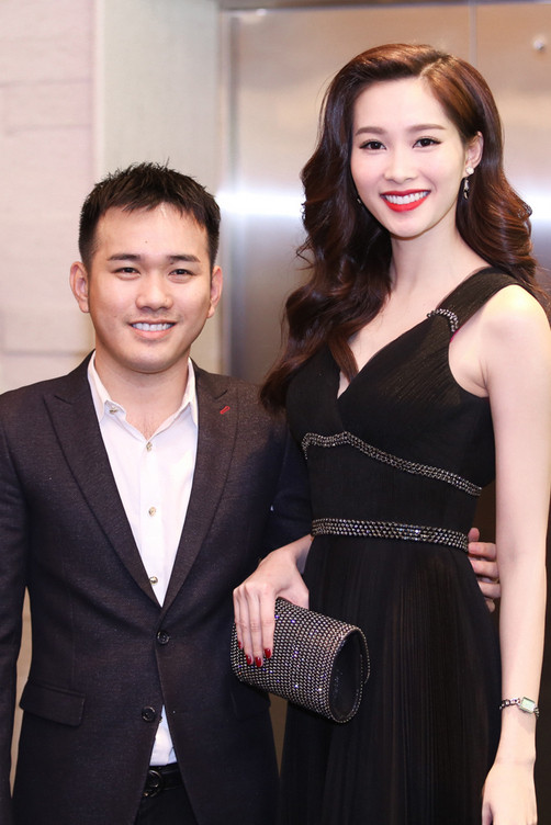 Thu Thảo dự sự kiện cùng nhà thiết kế Lê Thanh Hòa.