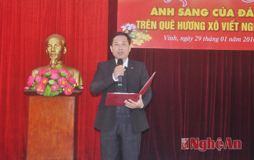 Đồng chí Nguyễn Xuân Thủy - Giám đốc Bảo tàng Xô viết Nghệ Tĩnh khai mạc buổi giao lưu