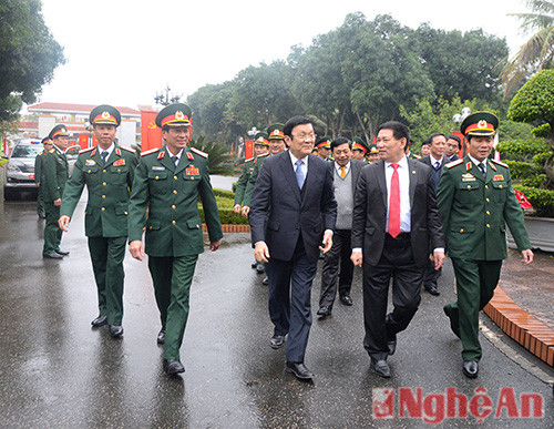 Chủ tịch nước Trương Tấn Sang về thăm, chúc Tết cán bộ, chiến sỹ, đồng bào tỉnh Nghệ An.