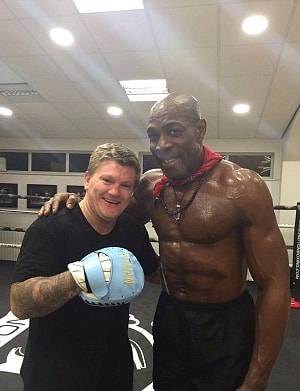 bai-tuong-cua-mike-tyson-muon-tro-lai-vo-dai-o-tuoi-54-1