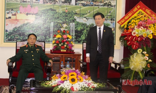 Đồng chí Hồ Đức Phớc - Ủy viên Bộ Chính trị, Bí thư Tỉnh ủy, Chủ tịch HĐND tỉnh cảm ơn sự quan tâm của Bộ Quốc phòng, chú tết Thượng tướng Võ Trọng Việt và đoàn công tác.