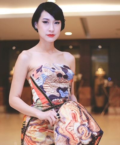hoang-thuy-linh-huyen-my-trang-diem-dep-voi-son-dam-2