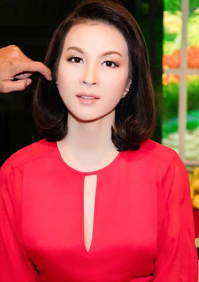 hoang-thuy-linh-huyen-my-trang-diem-dep-voi-son-dam-5