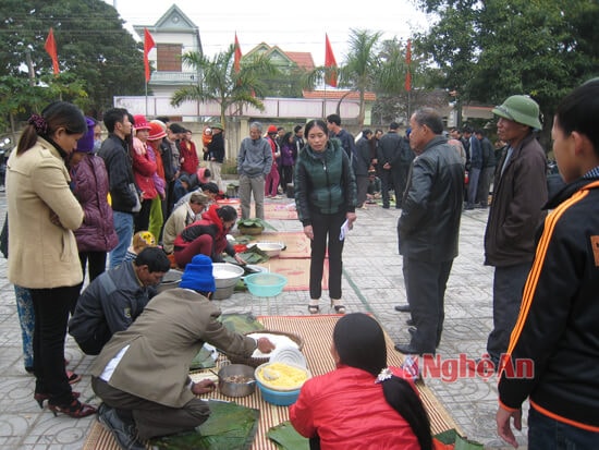 Toàn cảnh hội thi gói bánh chưng chào mừng Xuân Bính Thân năm 2016