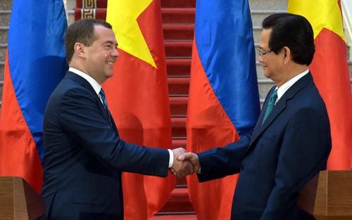 Trong chuyến thăm Việt Nam của Thủ tướng Nga Medvedev, hai bên thống nhất sẽ đẩy nhanh tiến trình ký kết FTA giữa Việt Nam và EEU (Ảnh: Sputnik)