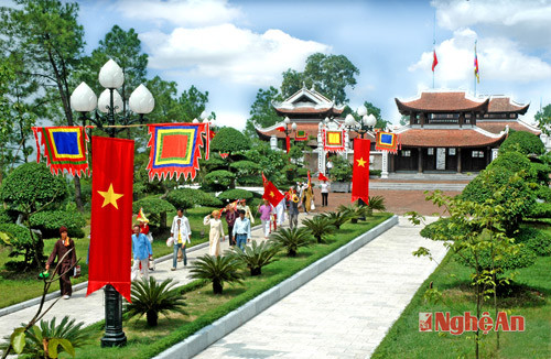 Đền thờ Hoàng đế Quang Trung (Núi Dũng Quyết, TP. Vinh). Ảnh: Sỹ Minh.