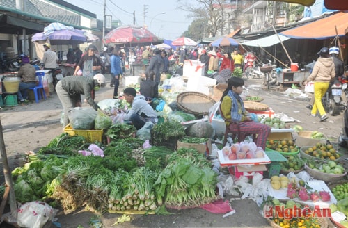 Một góc chợ Vinh vẫn tấp nập