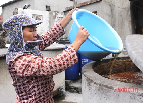 Chế biến mắm tôm, nước mắm ở làng nghề hải sản Nghi Thủy