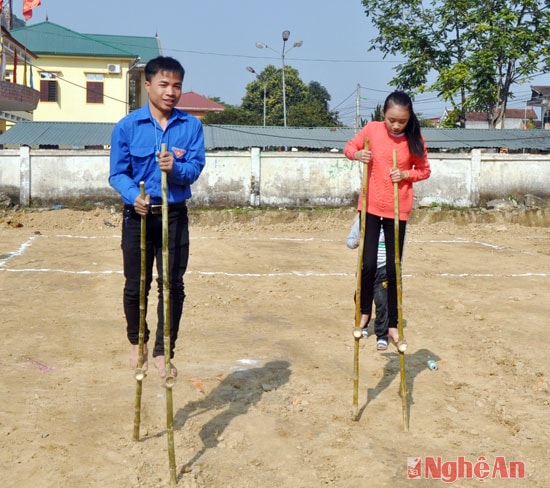 Thi di cà kheo luôn hấp dẫn các bạn trẻ.