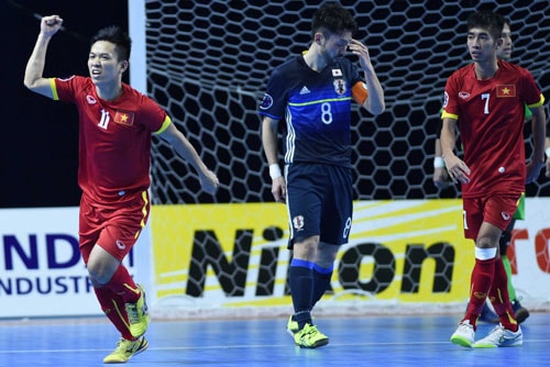 viet-nam-quat-nga-nhat-ban-doat-ve-du-fifa-futsal-world-cup-2016