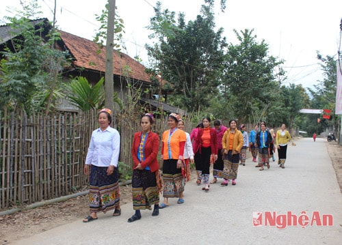 Chỉ cách trung tâm thị trấn Hòa Bình chừng 2 km, du khách dễ dàng 