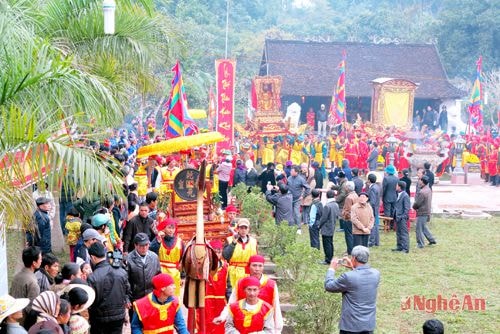 Lễ hội Đền Quả Sơn. Ảnh: Hữu Hoàn