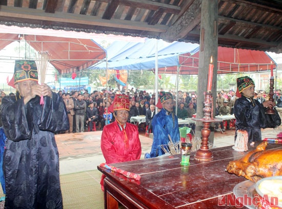 Buổi lễ tế Xuân năm Bính Thân (2016) tại đình Long Thái thu hút đông đảo nhân dân xã Thái Sơn tham gia.