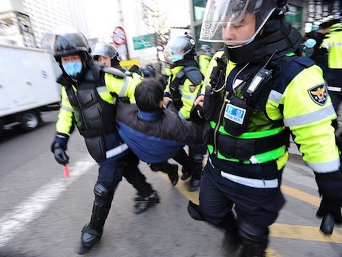 Lực lượng cảnh sát Hàn Quốc. (Nguồn: AP)