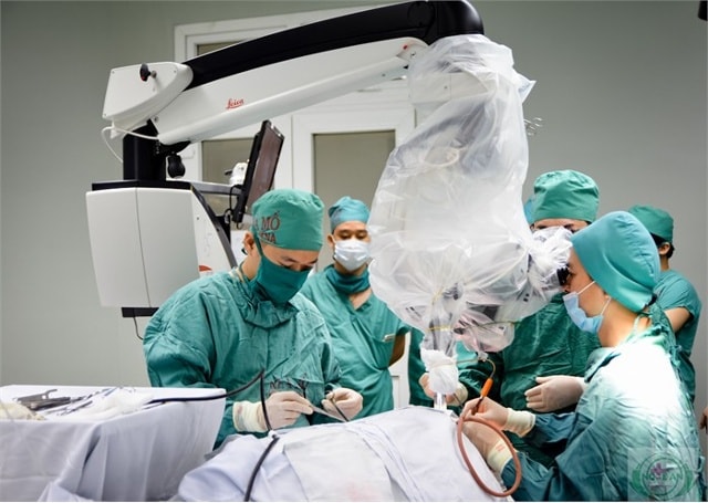 Một ca phẫu thuật ở Bệnh viện Hữu Nghị Đa khoa Nghệ An