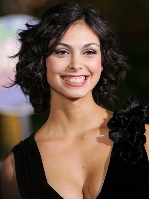 Điểm sáng trên gương mặt Morena Baccarin là nụ cười rạng rỡ. Chính điều này đưa cô đến với những tác phẩm kịch, phim truyền hình như Perfume (2001), Way Off Broadway (2001), Firefly (2002)...