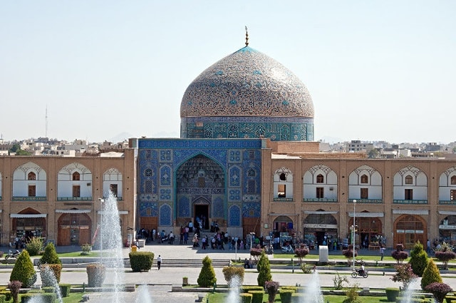 Nhà thờ Hồi giáo Sheikh Lotfollah tọa lạc tại Isfahan, Iran. Được xây dựng vào đầu thế kỷ XVII, đây là một trong những kiệt tác vĩ đại nhất của kiến trúc Safavid của Iran. Ảnh: Flickr.