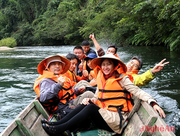 Xuôi theo dòng sông Giăng du khách Nhật sẽ được chiêm ngưỡng vẻ đẹp còn hoang sơ của vùng đất này