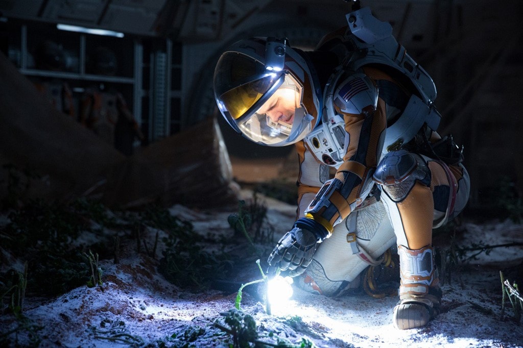 Carol, The Martian và Brooklyn đồng loạt trắng tay: Có mặt tại hạng mục Phim truyện xuất sắc, cũng như nhận tổng cộng 17 đề cử tại Oscar 2016, nhưng cả ba bộ phim được giới phê bình đánh giá cao trong năm 2015 đều không một lần được tôn vinh. Trường hợp của The Martian có lẽ là đáng tiếc hơn cả bởi bộ phim khoa học viễn tưởng của Ridley Scott vốn cũng rất được lòng công chúng, thể hiện qua con số doanh thu 624 triệu USD toàn cầu. Ảnh: Fox