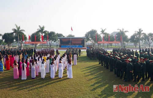 Quang cảnh lễ ra quân huấn luyện.