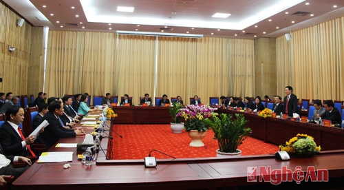 Toàn cảnh buổi làm việc.