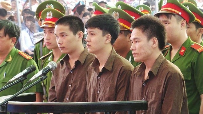 Các bị cáo tại tòa sơ thẩm.