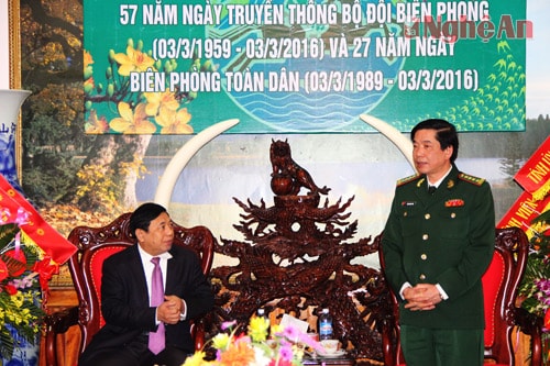 Đồng chí Đinh Ngọc Văn báo cáo