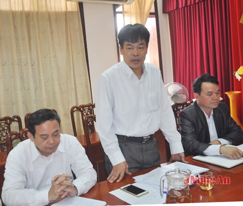 Đồng chí Tăng Văn Luyện- Phó bí thư thường trực huyện ủy đánh giá cao công tác phối hợp tuyên truyền về huyện Diễn Châu trên  báo Đảng