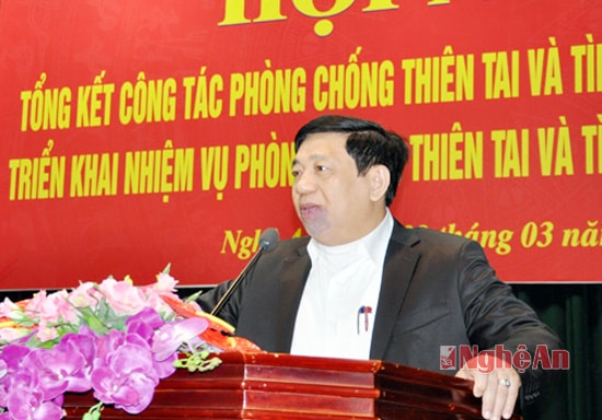 Đồng chí Chủ tịch UBND tỉnh Nguyễn Xuân Đường phát biểu nhấn mạnh cần xây dựng phương án ứng phó với thiên tai.