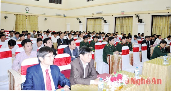 Các đại biểu tham dự hội nghị.
