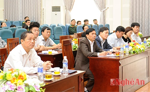 Các đại biểu và cứ tri huyệnDiễn Châu