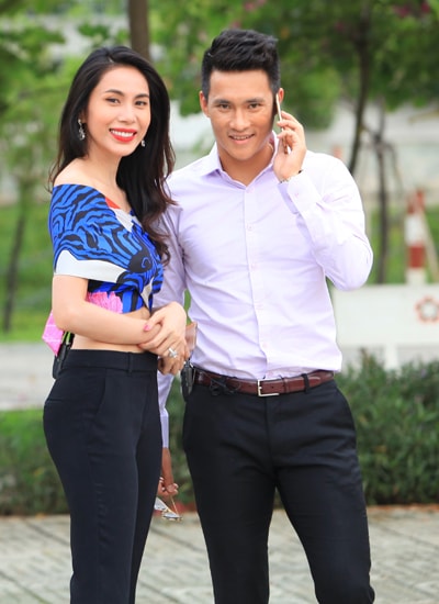 Vợ chồng Thủy Tiên - Công Vinh luôn sát cánh bên nhau trong công việc và cuộc sống.