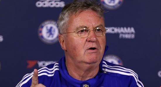 “Phù thủy” Guus Hiddink đã không thể giúp Chelsea lật ngược được tình thế