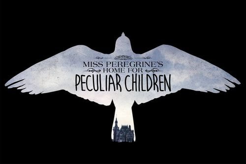 Miss Peregrine's Home for Peculiar Children là dự án mới của đạo diễn Tim Burton, được chuyển thể từ tiểu thuyết phiêu lưu, giả tưởng cùng tên của nhà văn Ransom Riggs. Từng dẫn đầu danh sách bán chạy của New York Times nhiều tuần vào năm 2011, câu chuyện xoay quanh cậu bé 16 tuổi - Jacob - cùng những người bạn kỳ dị trong trại trẻ mồ côi của cô Peregrine trên một hòn đảo bí ẩn. Phim sẽ ra mắt vào ngày 30/9.