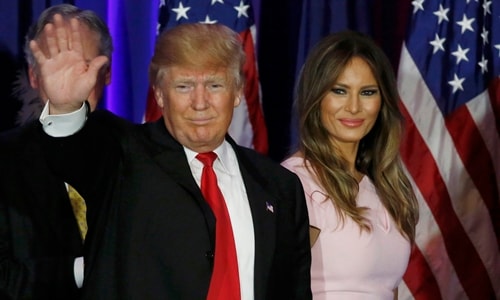que-nha-khap-khoi-mong-vo-donald-trump-thanh-de-nhat-phu-nhan