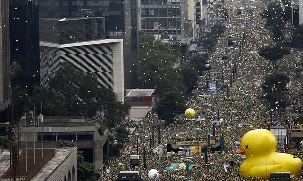 Ảnh: Hàng triệu người đã tập trung biểu tình phản đối Tổng thống Dilma Rousseff