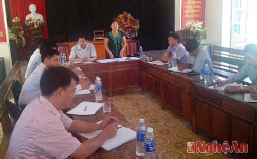 Đoàn kiểm tra giám sát HĐND huyện thực hiện giám sát chế độ đối với học sinh tại xã Đồng văn