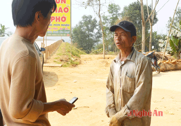 Ông Nguyễn Đình Hiên (hộ dâncó 5 sào ruộng tại Đồn Cày) nói: “Tôi và các hộ dân liên quan đã kêu lên xã. Ai đúng ai sai tôi không biết. Nhưng xã phải giải quyết việc tắc mương để người dân đảm bảo việc sản xuất. Nếu không giải quyết được xã phải chịu trách nhiệm với dân”.