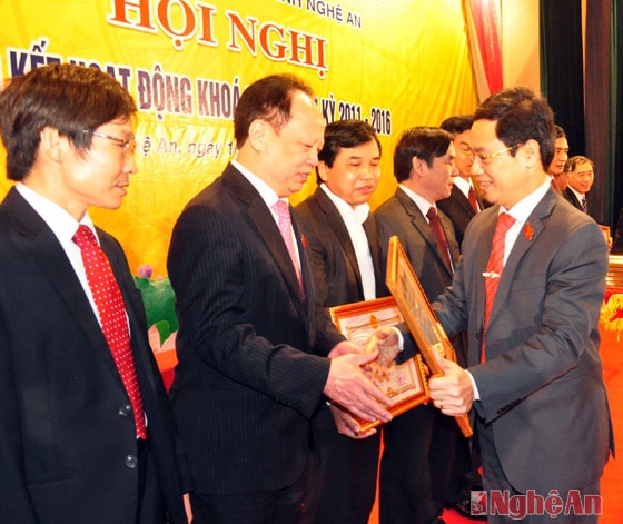 Đồng chí Nguyễn Xuân Sơn - Phó Bí thư Thường trực Tỉnh ủy phát biểu 