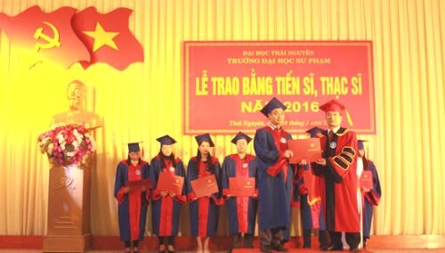 Lễ trao bằng Tiến sĩ.