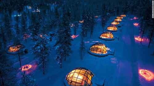 Đứng vị trí thứ 5 là quốc gia Phần Lan. Người dân có thể ở trong các lều tuyết Kakslauttanen để tận hưởng phong cảnh tuyệt đẹp ở Northern Lights.