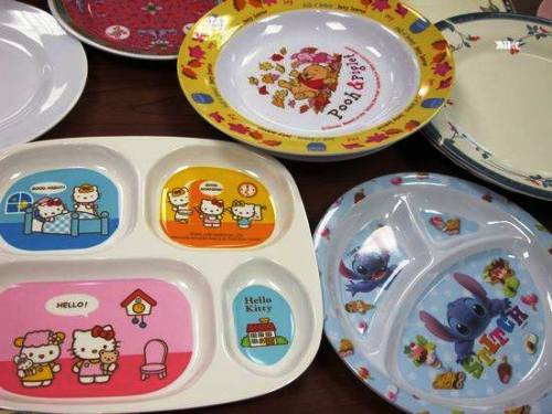 chen-dia-nhua-melamine-trung-quoc-bi-canh-bao-chua-hoa-chat-doc-hai