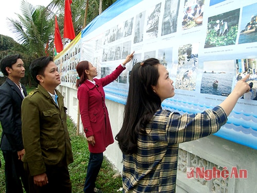 Triển lãm tranh, ảnh về Lễ hội và Trường Sa.