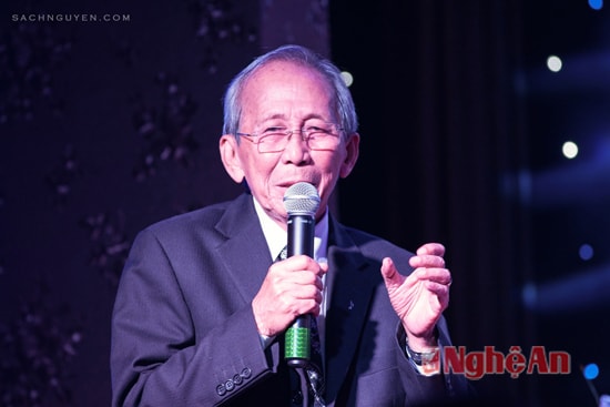 Nhạc sỹ Nguyễn Ánh 9 tại đêm nhạc 