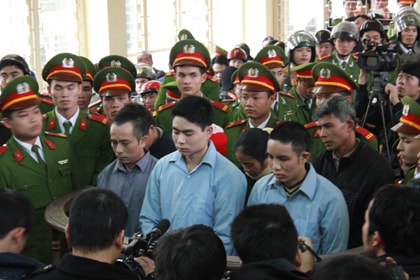 Hơn 300 cảnh sát xét xử Lê Văn Luyện