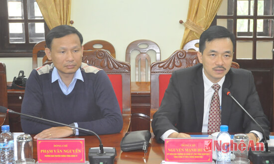 Ông Nguyễn Mạnh Hùng - Phó Tổng Giám đốc Tổng Công ty Viễn thông Mobifone phát biểu nêu một số định hướng lớn trong đầu tư phát triển của Tổng Công ty